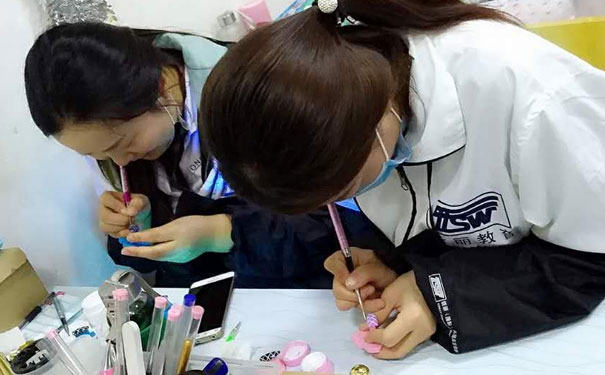 ����ѧ�����ĸ�ѧУ��