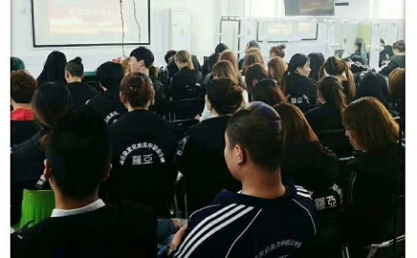 ���Ԫ��ɽ������������ѵѧУ�ĸ��� - ѧ�Ѷ���