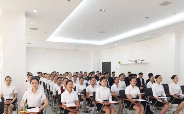 宁城美容美发培训学校哪个好 - 学费多少