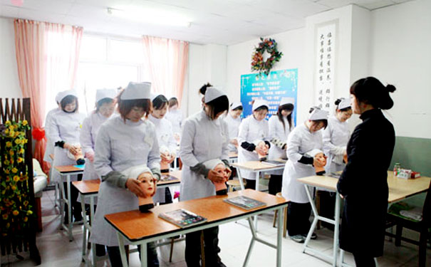 哈尔滨美佳娜美容美发培训学校