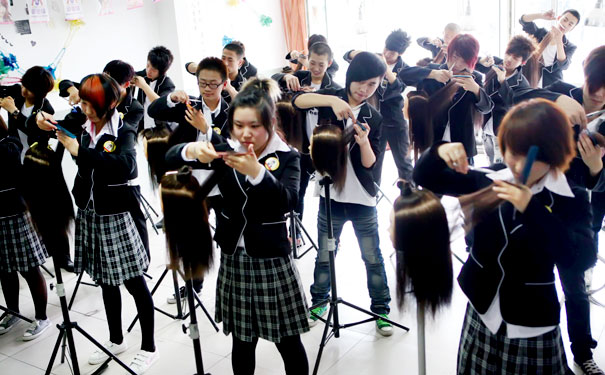 哈尔滨美佳娜美容美发培训学校