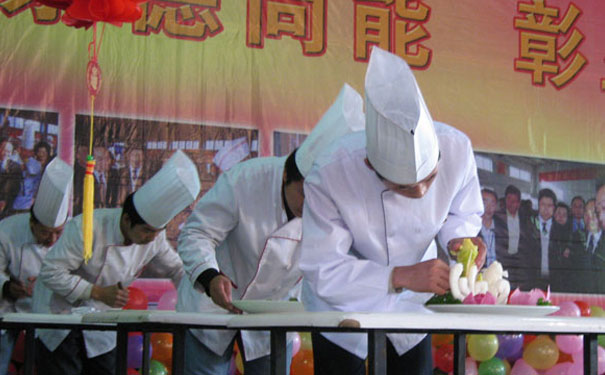 任丘厨师培训学校哪家好-学费多少钱-学多久