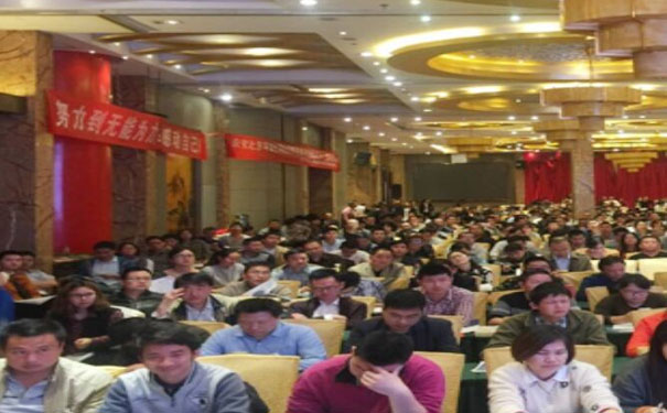 ������ѯ����ʦ��ѵ�ļҺ� - �۸����Ǯ