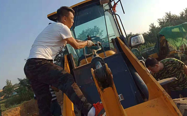 兴平挖掘机培训学校哪家好 - 学费多少钱