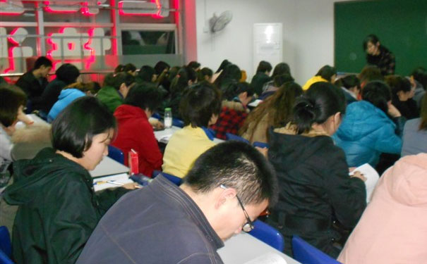 �Ͼ���¥�������ѧ�����ôѧ����ѧ�𣿶���Ǯ��