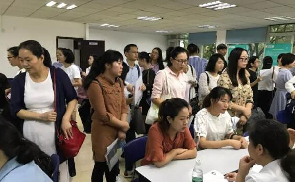杭州滨江区零基础学会计怎么学?好学吗?多少钱?