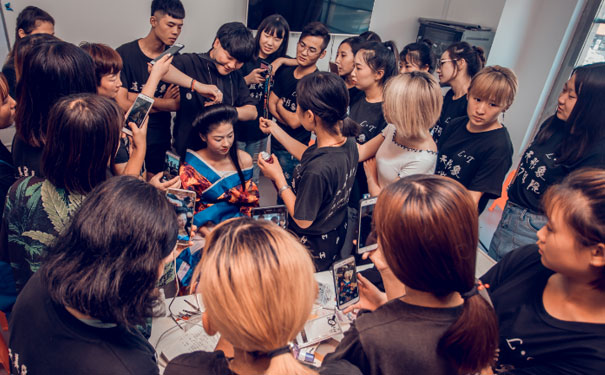 ��ͷѧ��ױ����� - ѧ�Ѷ���Ǯ - Ҫ���