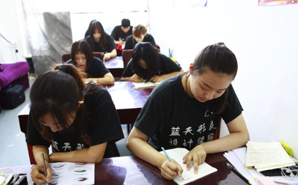 ����ѧ��ױ����� - ѧ�Ѷ���Ǯ - Ҫ���