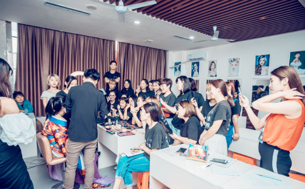 ����ѧ��ױ����� - ѧ�Ѷ���Ǯ - Ҫ���