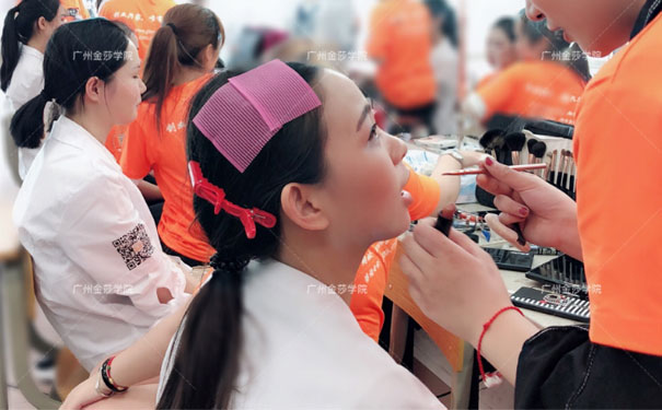 广州花都区学化妆哪里好 - 学费多少钱 - 要多久