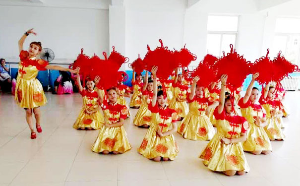 沈阳师联幼师学校