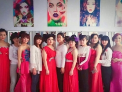 ���ݻ�ױ��ѵ����/