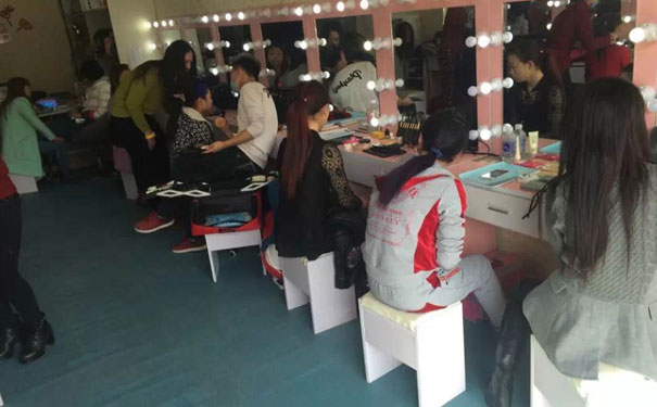 ����ѧ��ױ����� - ѧ�Ѷ���Ǯ - Ҫ���