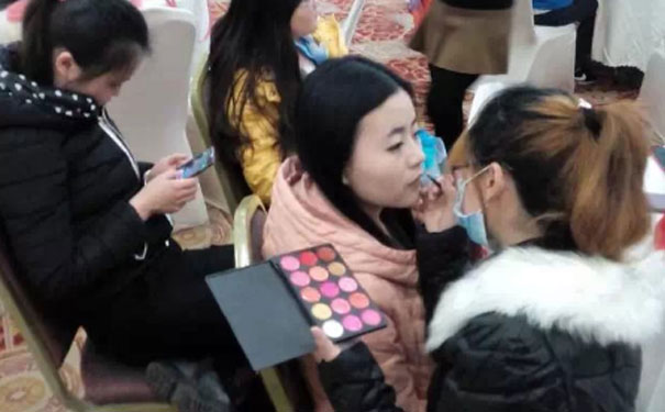 ���ѧ��ױ����� - ѧ�Ѷ���Ǯ - Ҫ���