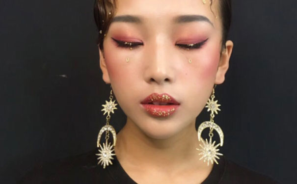 清河学化妆哪里好 - 学费多少钱 - 要多久