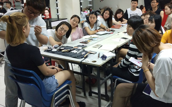 ����ѧ��ױ����� - ѧ�Ѷ���Ǯ - Ҫ���