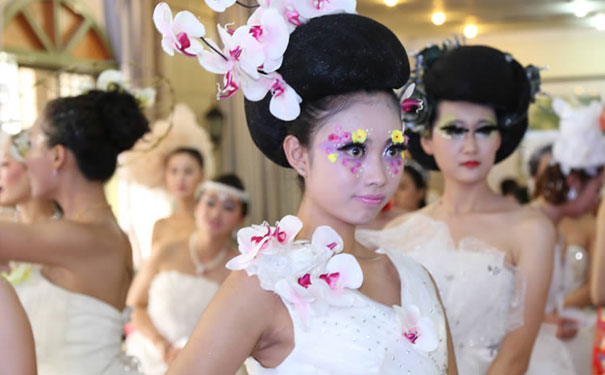 ��ϼѧ��ױ����� - ѧ�Ѷ���Ǯ - Ҫ���