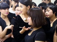 ����ѧ��ױҪ����Ǯ/