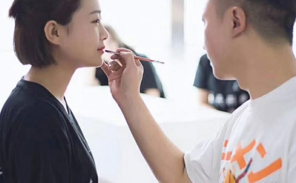 沧州化妆培训哪家好