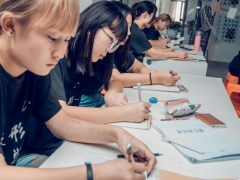 ���ݺõĻ�ױ��ѵѧУ/