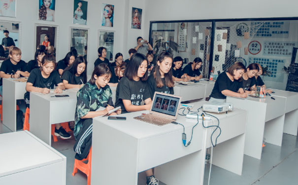 沧州好的化妆培训学校