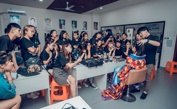 ����ѧ��ױ��Ҫѧ���