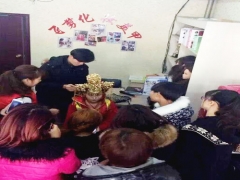 ���ݻ�ױ��ѵѧУ��ַ/