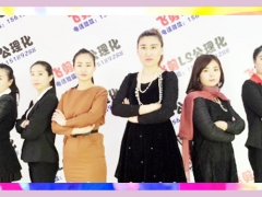 �����ĸ���ױѧУѧ��ױ�ȽϿ���/