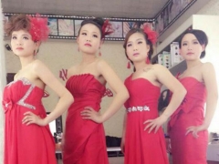 �������������ѧ��ױ/