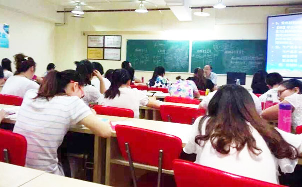 ������������ѵѧУ(��ѧ��У��)��ô��