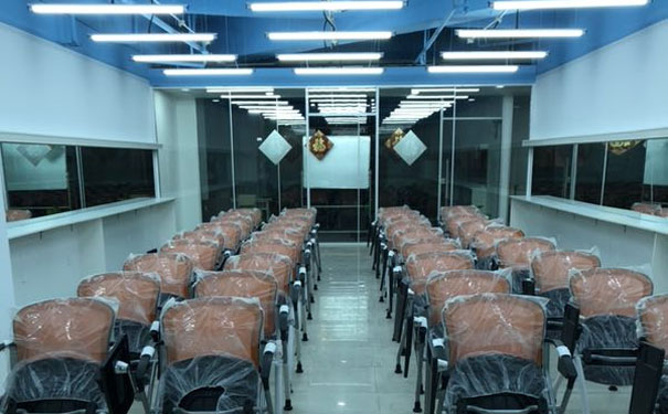 ��ɽ��ױ��ѵѧУ�ĸ��� - ѧ�Ѷ��� 