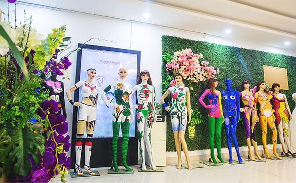 �����������ױ��ѵѧУ�ĸ��� - ѧ�Ѷ���