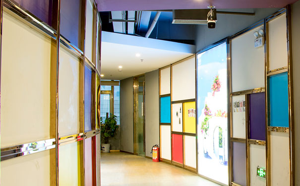 ����Խ������ױ��ѵѧУ�ĸ��� - ѧ�Ѷ���