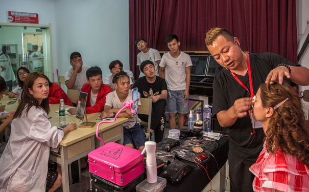 ˳�廯ױ��ѵѧУ�ĸ��� - ѧ�Ѷ���