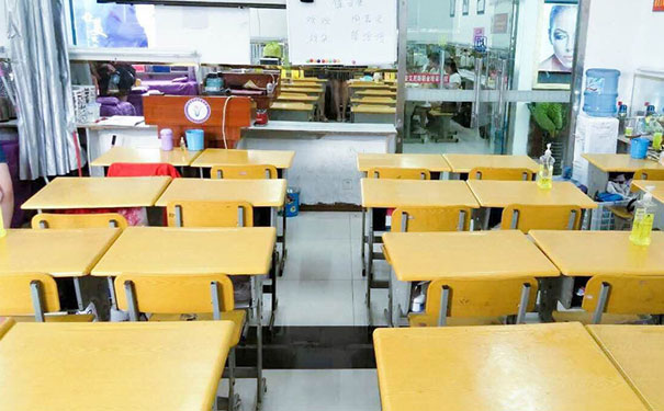 �Ϻ���ɽ����ױ��ѵѧУ�ĸ��� - ѧ�Ѷ���