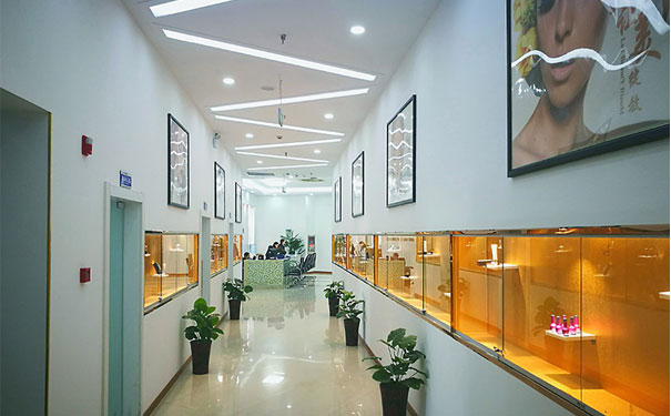 �Ϻ���ɽ����ױ��ѵѧУ�ĸ��� - ѧ�Ѷ���