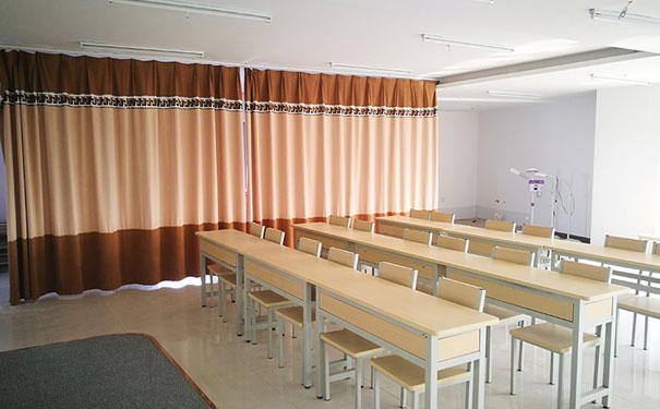 �Ϻ��ɽ�����ױ��ѵѧУ�ĸ��� - ѧ�Ѷ���