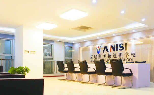 ��ɽ����ױ��ѵѧУ�ĸ��� - ѧ�Ѷ���