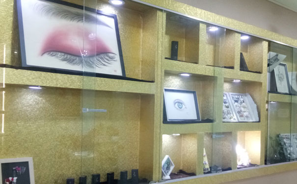 �ɶ��¶�����ױ��ѵѧУ�ĸ��� - ѧ�Ѷ���