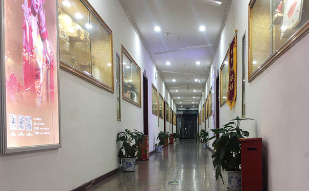 �������������ױ��ѵѧУ�ĸ��� - ѧ�Ѷ���