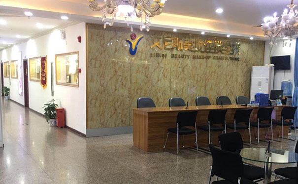 ��������ױ��ѵѧУ�ĸ��� - ѧ�Ѷ���