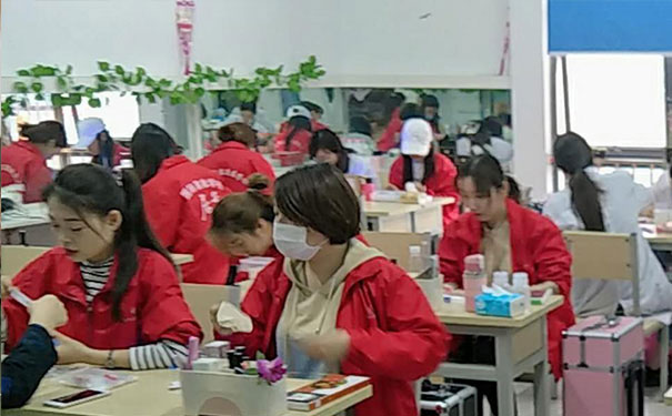 �Ͼ���������ױ��ѵѧУ�ĸ��� - ѧ�Ѷ���