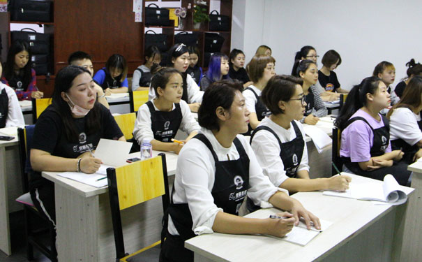 沈阳美发培训学校