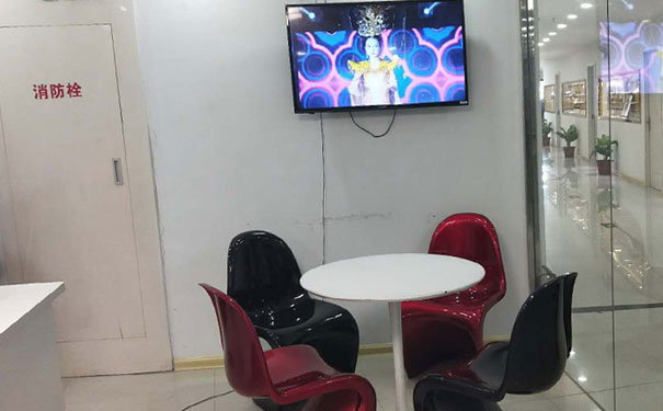  ������ױ��ѵѧУ�ĸ��� - ѧ�Ѷ���   