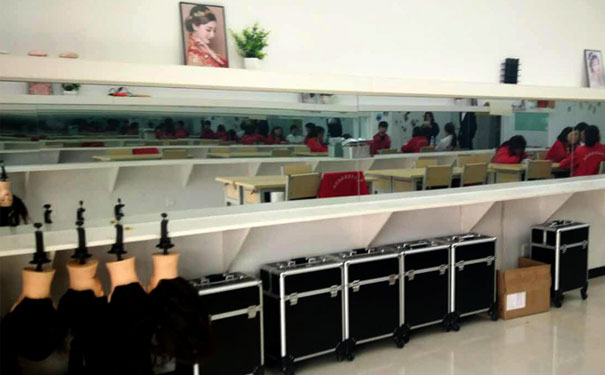 �����ױ��ѵѧУ�ĸ��� - ѧ�Ѷ���