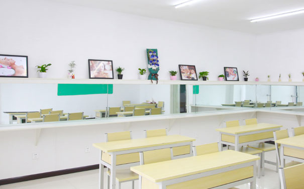 �人��������������ѵѧУ�ĸ��� - ѧ�Ѷ���Ǯ