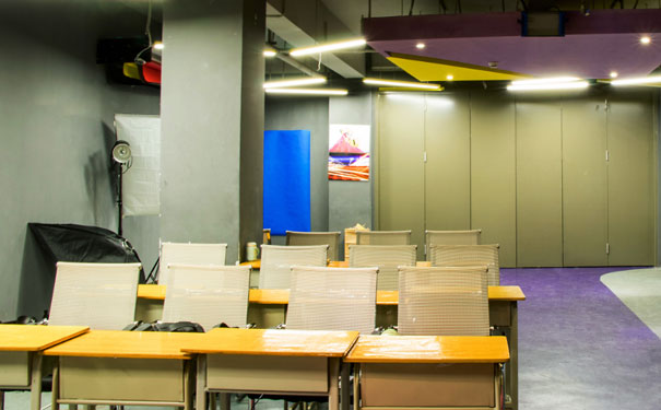 ����������ѵѧУ�ĸ��� - ѧ�Ѷ���Ǯ