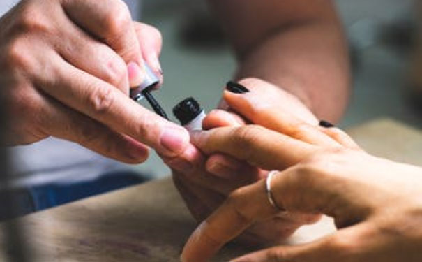 ������̨��������ѵѧУ�ĸ��� - ѧ�Ѷ���Ǯ  