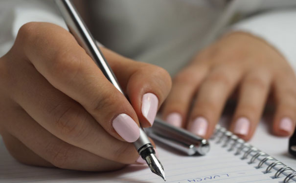 ����˳����������ѵѧУ�ĸ��� - ѧ�Ѷ���Ǯ  