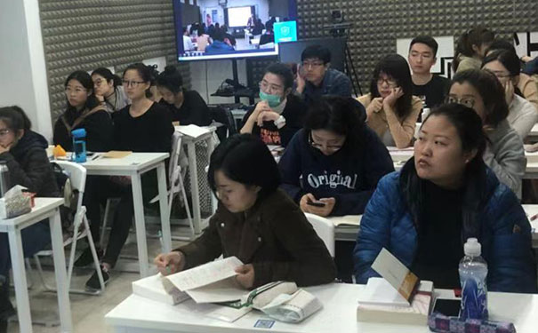 ����������ѵ��Ƭ